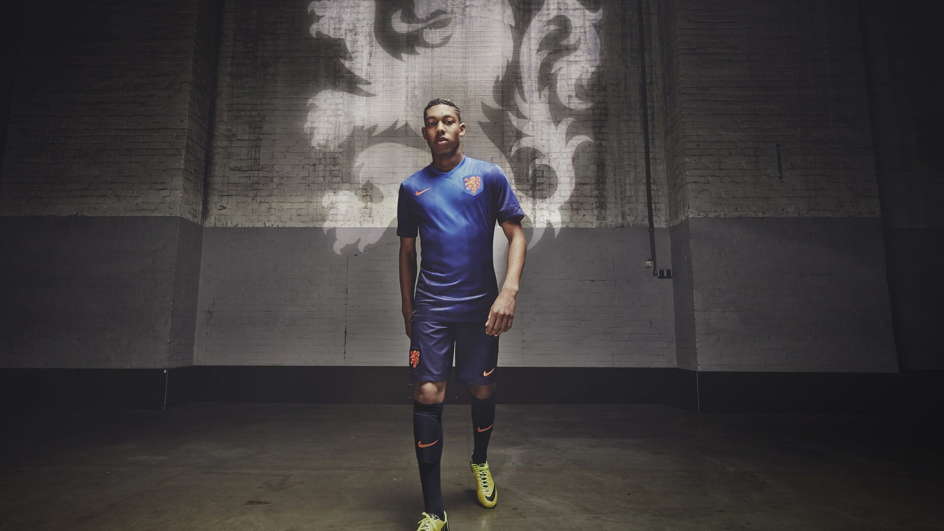 开云官网入口-冠军争夺战：关键球员状态成最终胜负决定，冠军争夺赛第一局